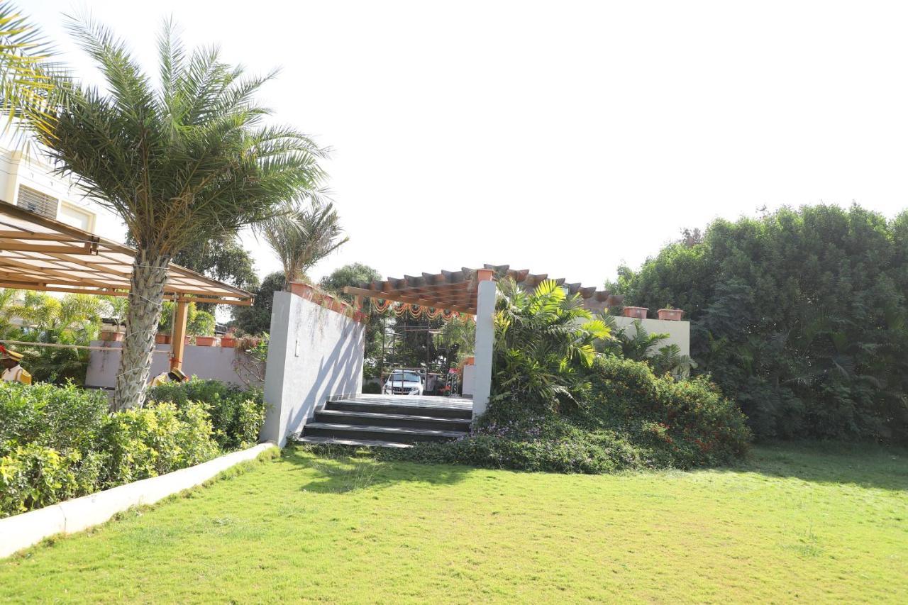 Renuka Hotel&Events -The Orange Flag, Phulambri, Aurangabad Ganori Bagian luar foto