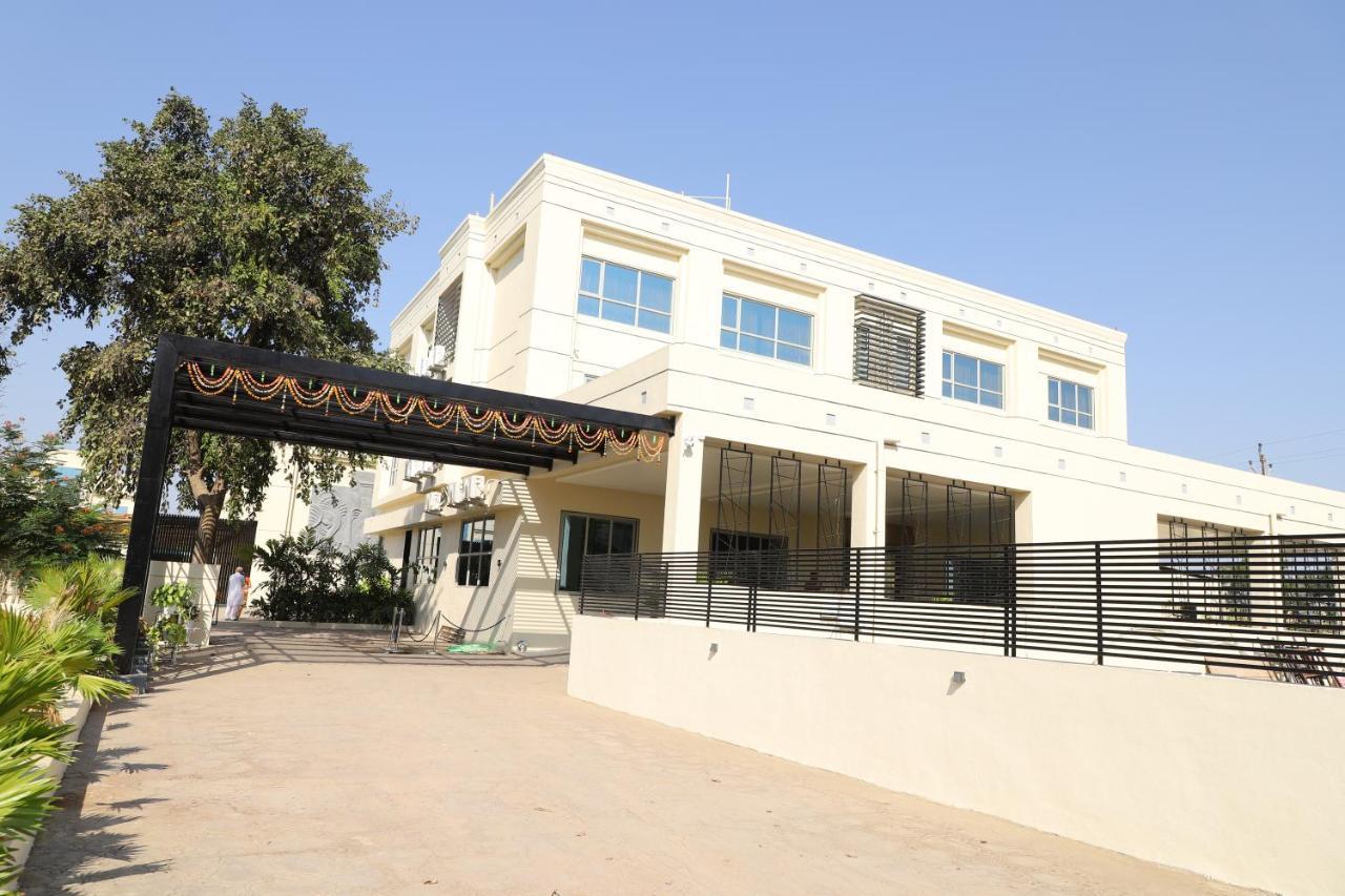 Renuka Hotel&Events -The Orange Flag, Phulambri, Aurangabad Ganori Bagian luar foto