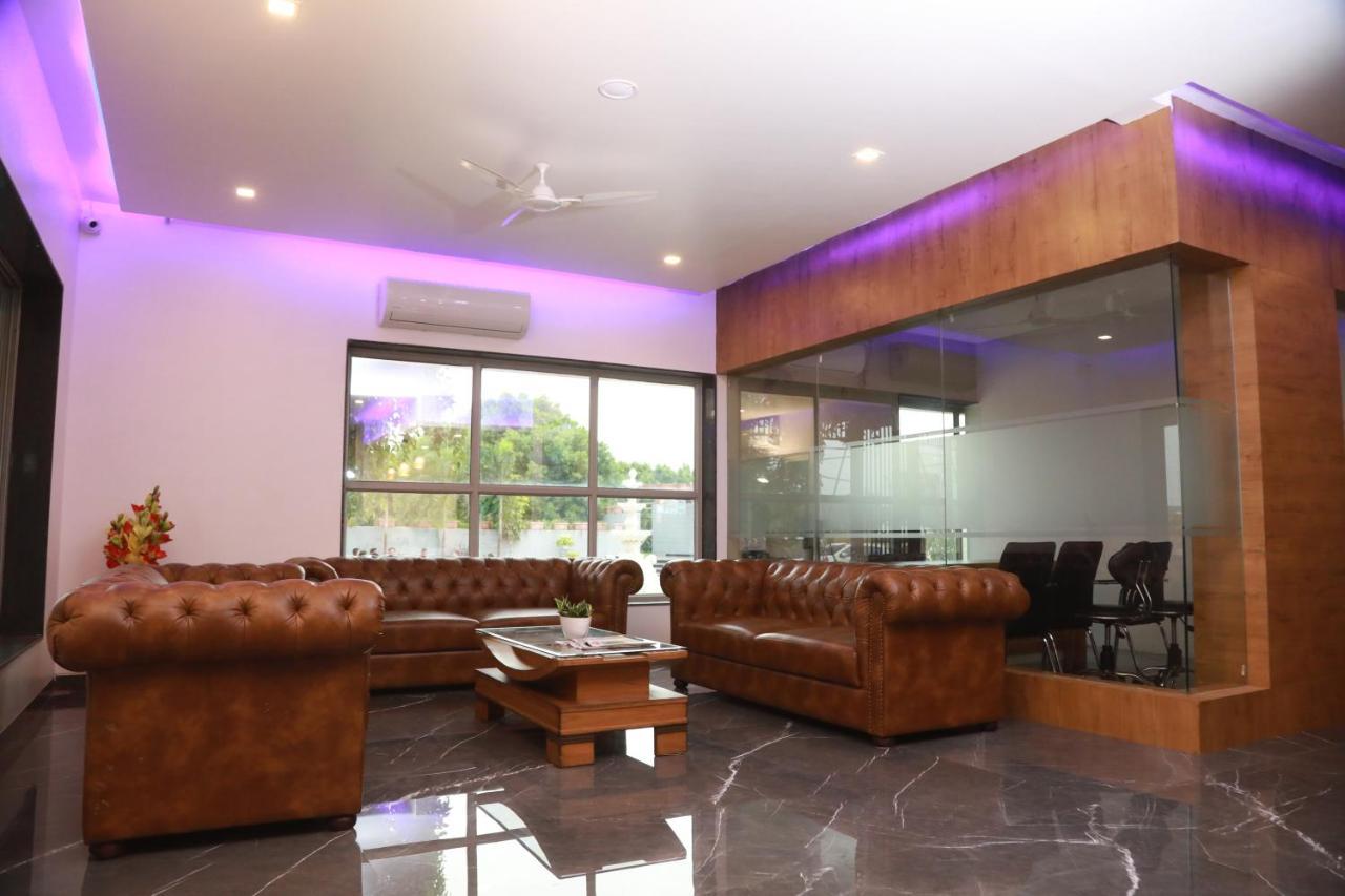 Renuka Hotel&Events -The Orange Flag, Phulambri, Aurangabad Ganori Bagian luar foto