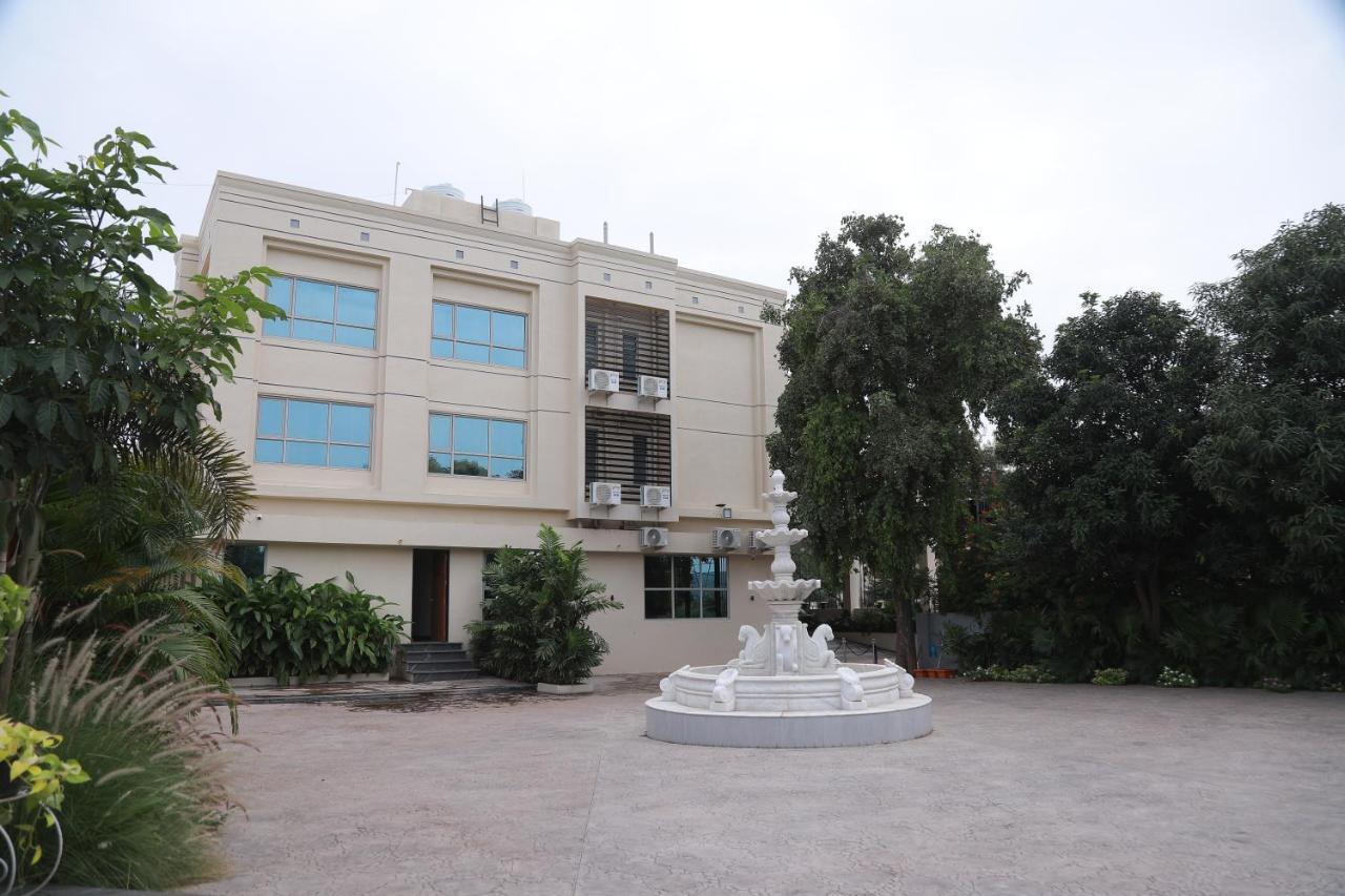 Renuka Hotel&Events -The Orange Flag, Phulambri, Aurangabad Ganori Bagian luar foto