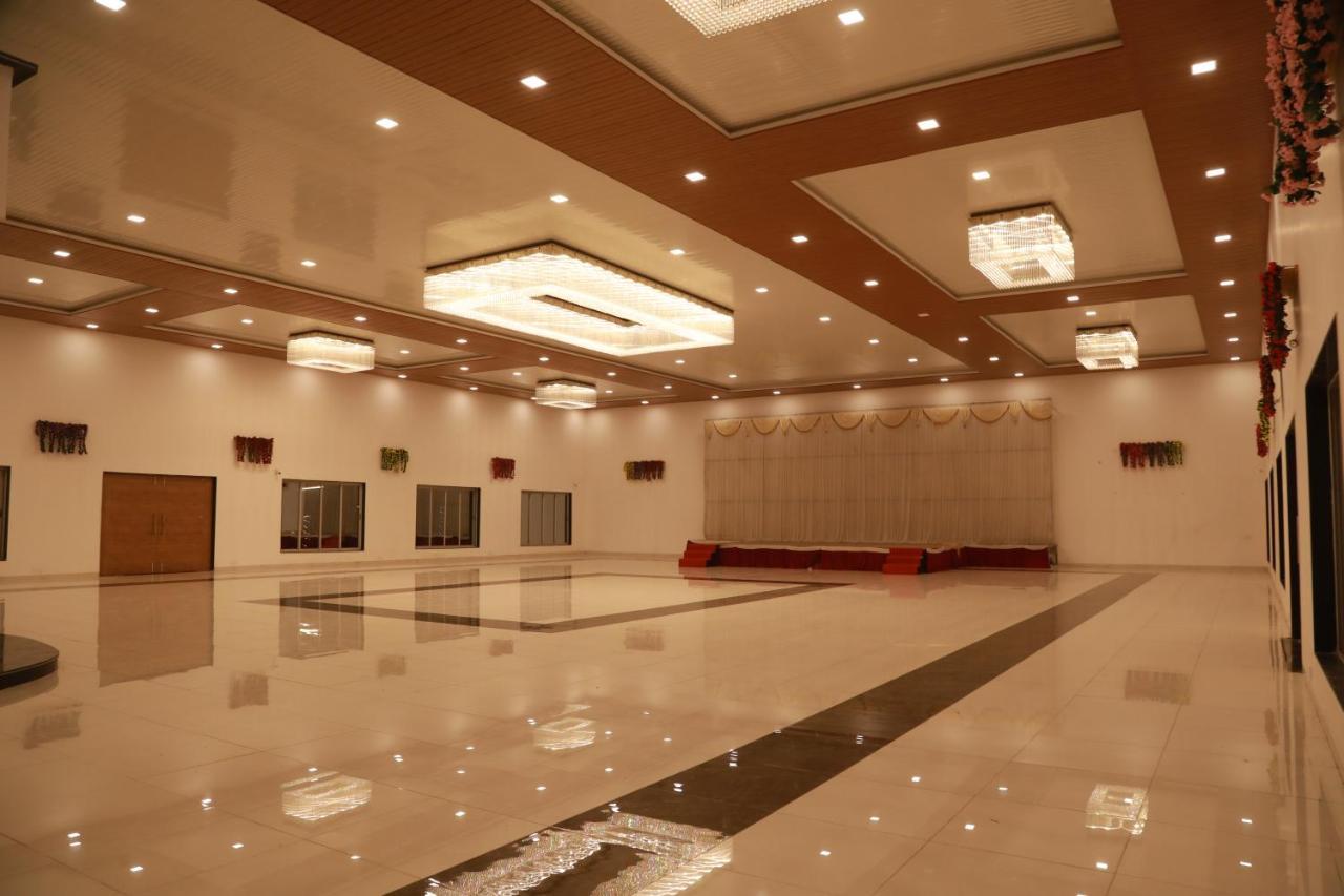 Renuka Hotel&Events -The Orange Flag, Phulambri, Aurangabad Ganori Bagian luar foto