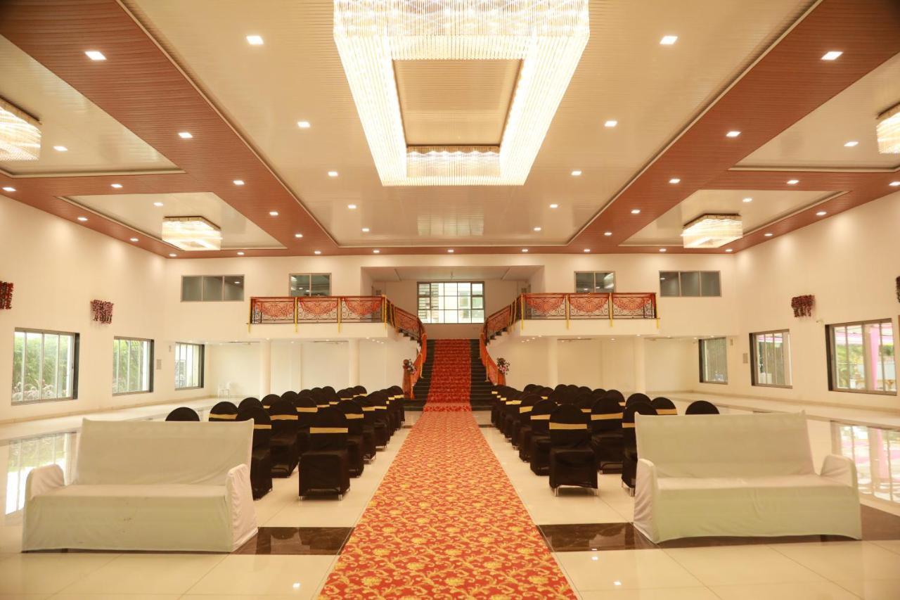 Renuka Hotel&Events -The Orange Flag, Phulambri, Aurangabad Ganori Bagian luar foto